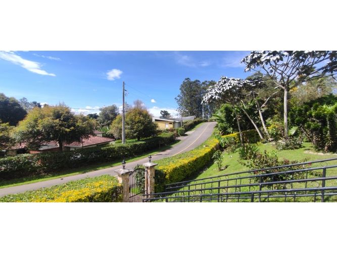 Casa de 6 alcobas en venta en Llano Grande, Rionegro, 800 m² · foto 10 de 15