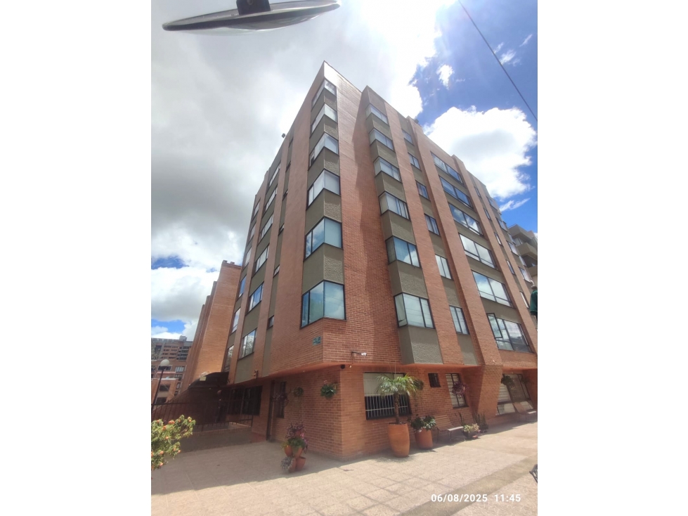 Apartamento en venta en Bella Suiza, Bogotá · foto 2 de 24