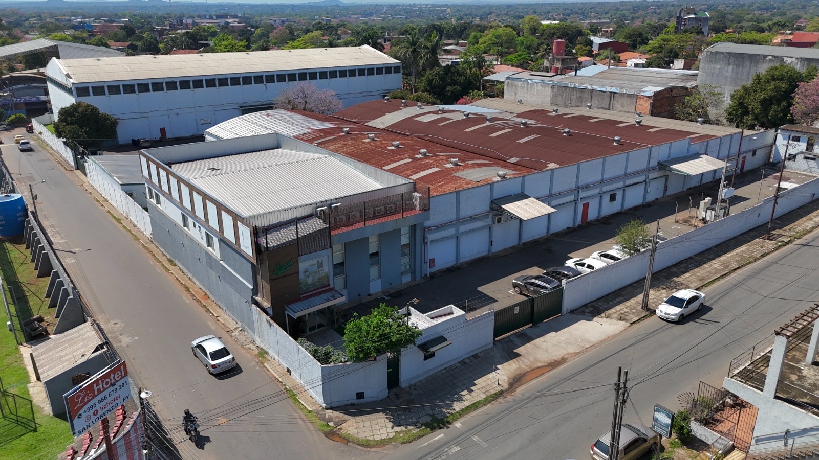 IMPONENTE PROPIEDAD COMERCIAL EN VENTA EN SAN LORENZO (C.L.) — foto 3