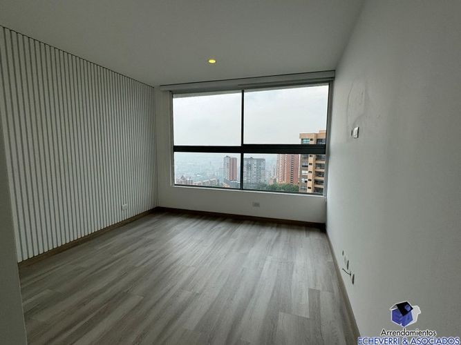Apartamento en venta en Loma De Las Brujas, Envigado · foto 3 de 19