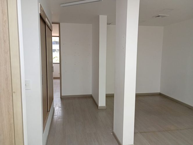 Consultorio en venta en El Poblado, Medellín, 100 m² · foto 9 de 11