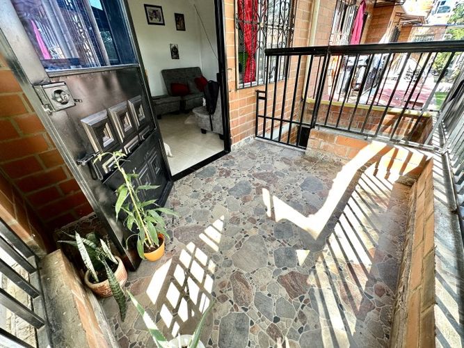 Casa de 5 alcobas en venta en Bajos Ciudad Cordoba, Cali, 53 m² · foto 4 de 18