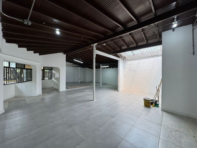 Local en arriendo en Laureles, Medellín, 217 m² · foto 4 de 17
