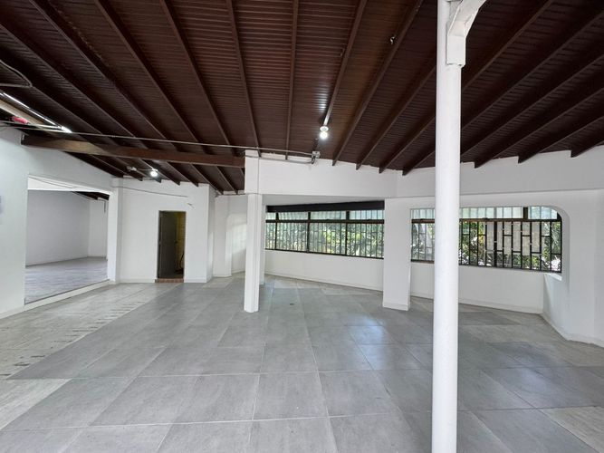 Local en arriendo en Laureles, Medellín, 217 m² · foto 14 de 17