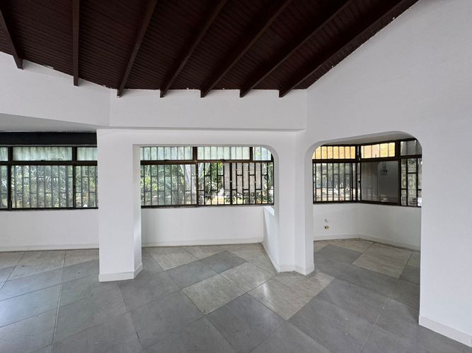 Local en arriendo en Laureles, Medellín, 217 m² · foto 15 de 17
