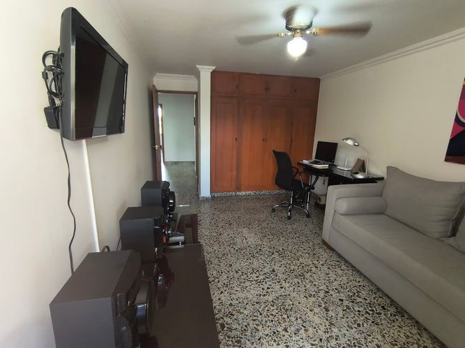 Apartamento de 4 alcobas en venta en La Flora, Cali, 145 m² · foto 13 de 22