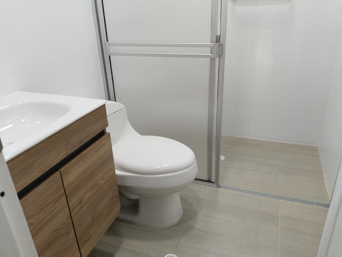 Casa de 6 alcobas en venta en Belén Rosales, Medellín, 310 m² · foto 9 de 24