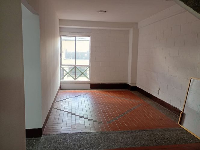 Bodega en arriendo en Cristo Rey, Medellín, 160 m² · foto 4 de 8