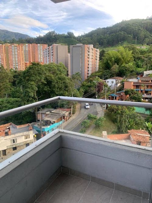 Apartamento de 2 alcobas en arriendo en Las Antillas, Envigado, 80 m² · foto 8 de 21
