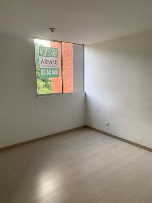 Apartamento de 2 alcobas en arriendo en Las Antillas, Envigado, 80 m² · foto 9 de 21