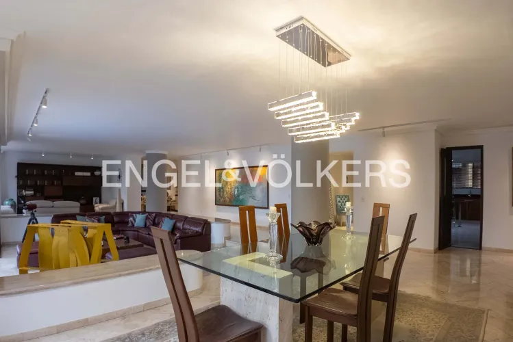 Casa de 3 alcobas en venta en San Lucas, Medellín, 579 m² · foto 6 de 13