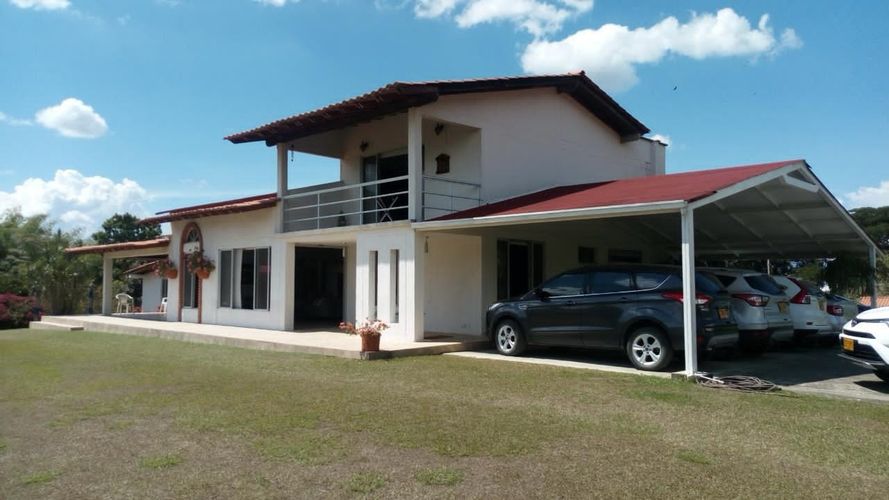 Casa de 5 alcobas en venta en Cerritos, Pereira · foto 2 de 5