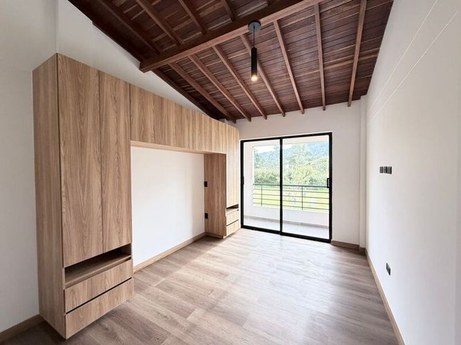 Casa de 5 alcobas en venta en La Ceja, 179 m² · foto 6 de 19