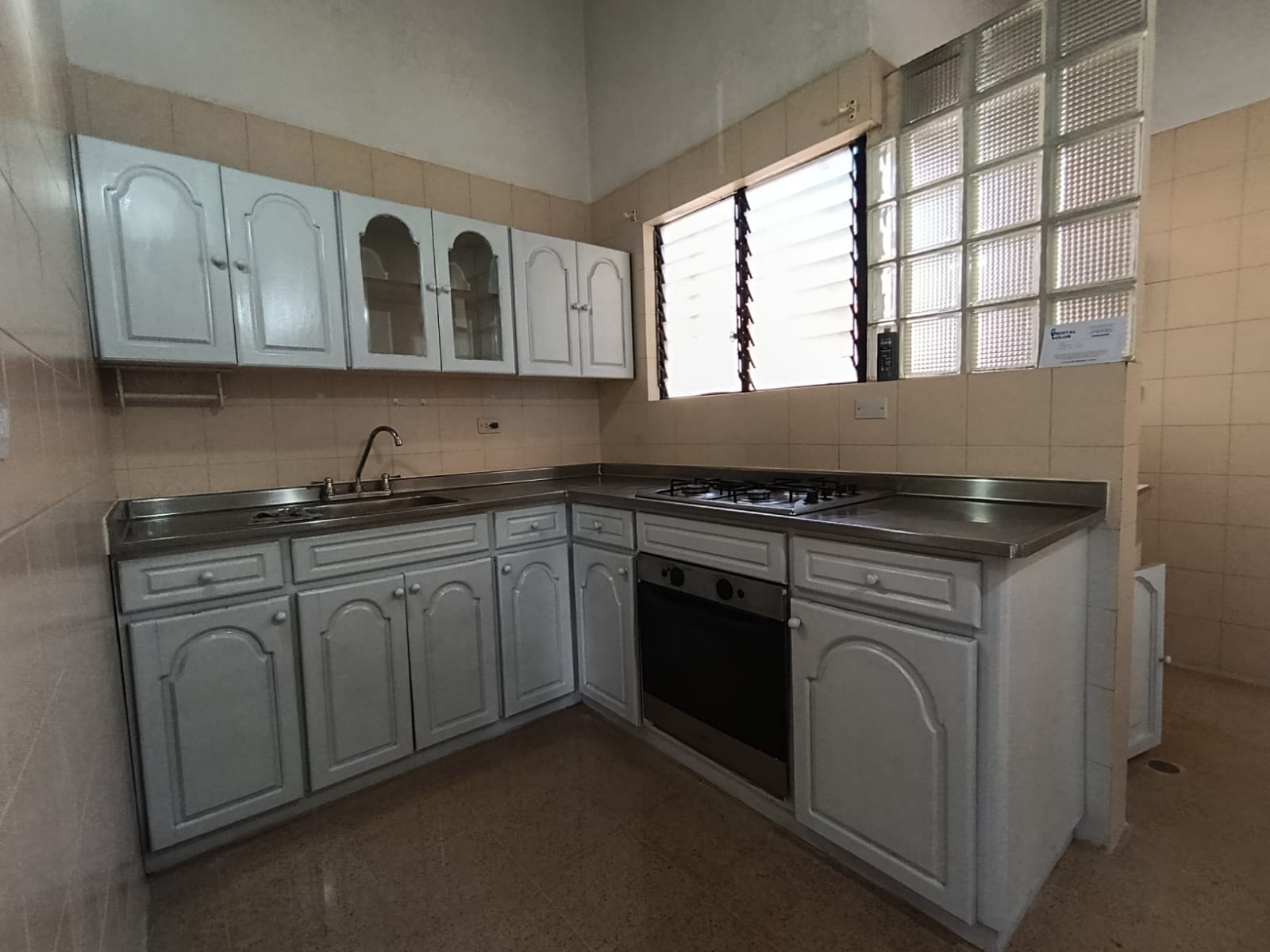 Apartamento en arriendo en Laureles, Medellín · foto 3 de 13