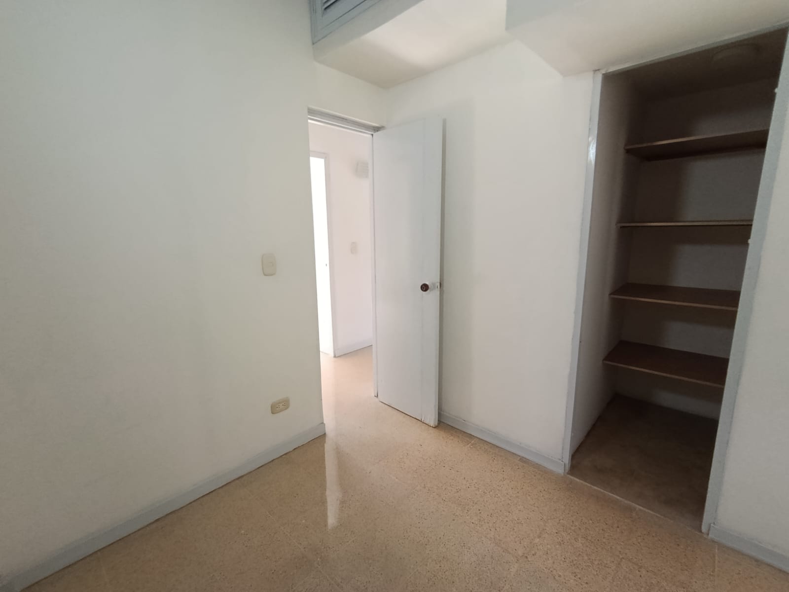 Apartamento en arriendo en Laureles, Medellín · foto 5 de 13