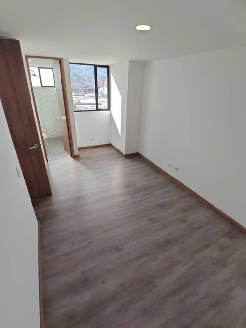 Apartamento de 2 alcobas en arriendo en Las Vegas, Envigado, 65 m² · foto 3 de 13