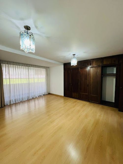 Apartamento de 4 alcobas en venta en Sector Plaza De Bolivar, Pereira, 210 m² · foto 2 de 19