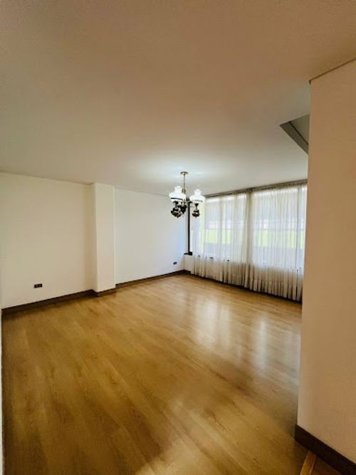 Apartamento de 4 alcobas en venta en Sector Plaza De Bolivar, Pereira, 210 m² · foto 3 de 19