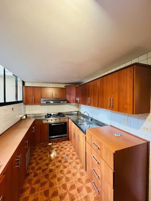 Apartamento de 4 alcobas en venta en Sector Plaza De Bolivar, Pereira, 210 m² · foto 13 de 19