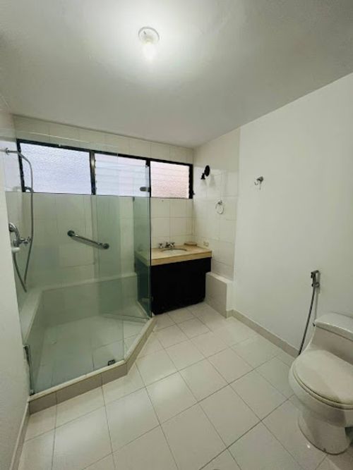 Apartamento de 4 alcobas en venta en Sector Plaza De Bolivar, Pereira, 210 m² · foto 18 de 19