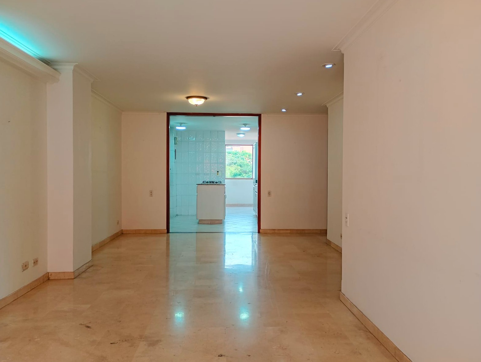 Apartamento en arriendo en Laureles, Medellín · foto 4 de 17
