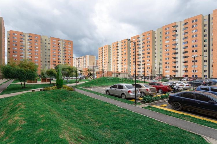 Apartamento de 3 alcobas en venta en Conjunto Residencial Provenzal, Madrid, 56 m² · foto 8 de 24