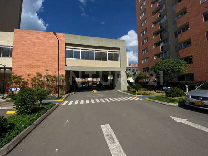 Apartamento de 3 alcobas en venta en Conjunto Residencial Provenzal, Madrid, 56 m² · foto 11 de 24
