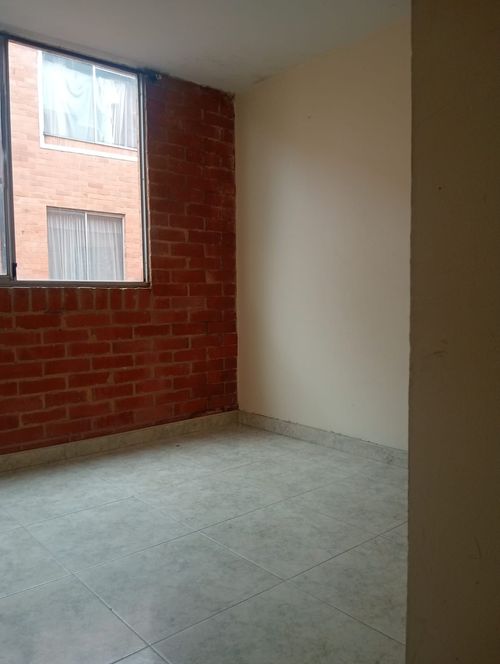 Casa de 3 alcobas en venta en El Hato, Funza, 80 m² · foto 2 de 17