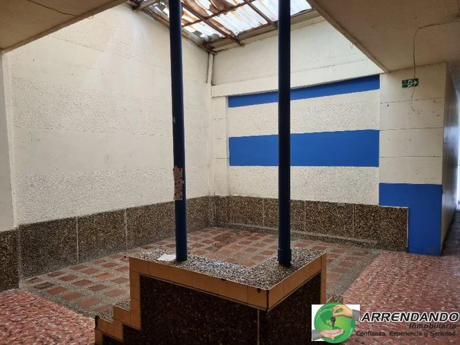 Casa de 6 alcobas en venta en Centro, Itagüí, 228 m² · foto 2 de 12