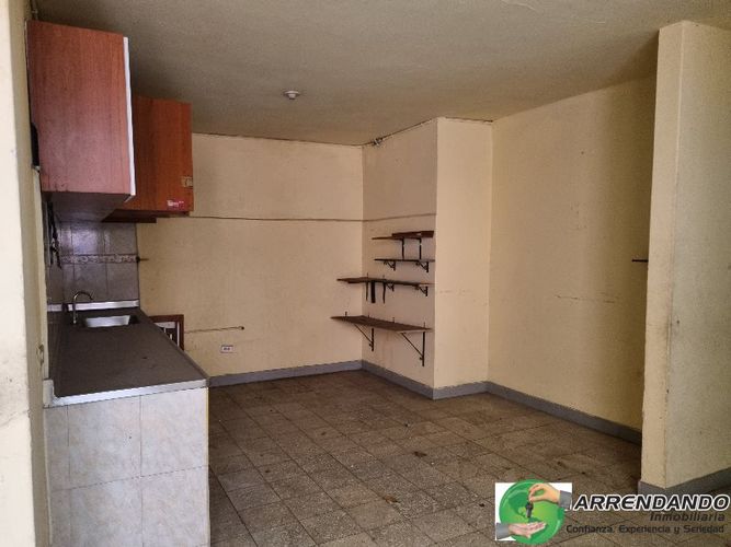Casa de 6 alcobas en venta en Centro, Itagüí, 228 m² · foto 8 de 12