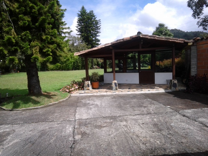 Finca en venta en Don Diego, El Retiro, 355 m² · foto 2 de 20
