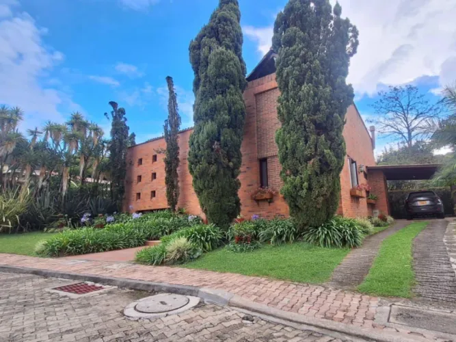 Casa de 4 alcobas en venta en Santa Elena, El Retiro, 316 m² · foto 3 de 18