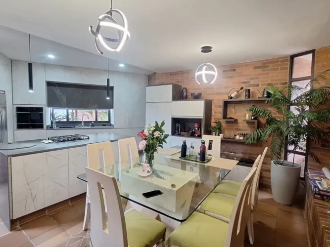 Casa de 4 alcobas en venta en Santa Elena, El Retiro, 316 m² · foto 8 de 18