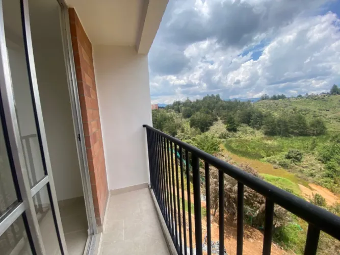 Apartamento de 2 alcobas en venta en Ca�O Siete, Rionegro, 48 m² · foto 2 de 18