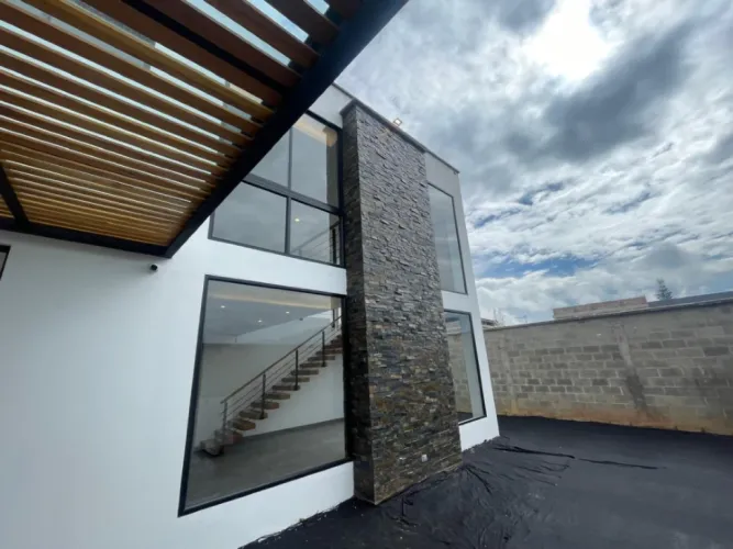 Casa de 3 alcobas en venta en La Ceja, 265 m² · foto 2 de 20