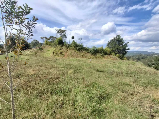 Lote en venta en Santa Elena, El Retiro, 1768 m² · foto 5 de 6