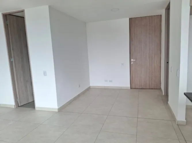 Apartamento de 2 alcobas en venta en La Ceja, 68 m² · foto 2 de 16