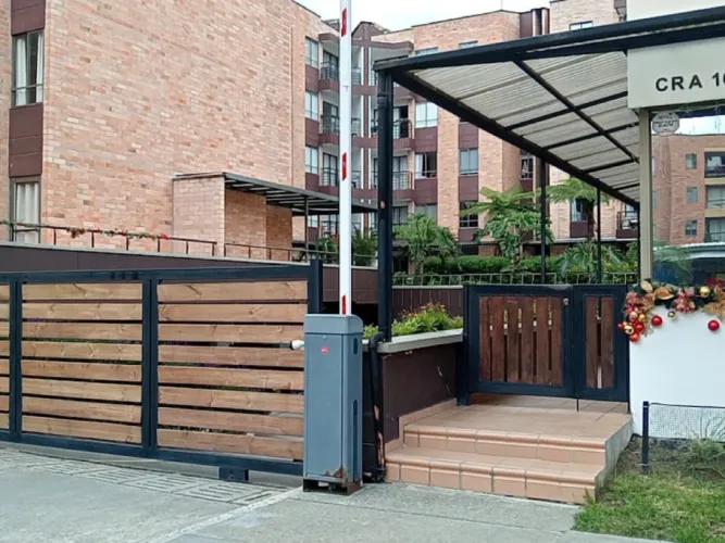 Apartamento de 3 alcobas en venta en Suarez, Bello, 72 m² · foto 3 de 16