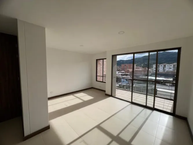 Apartamento de 3 alcobas en venta en Suarez, Bello, 70 m² · foto 2 de 5