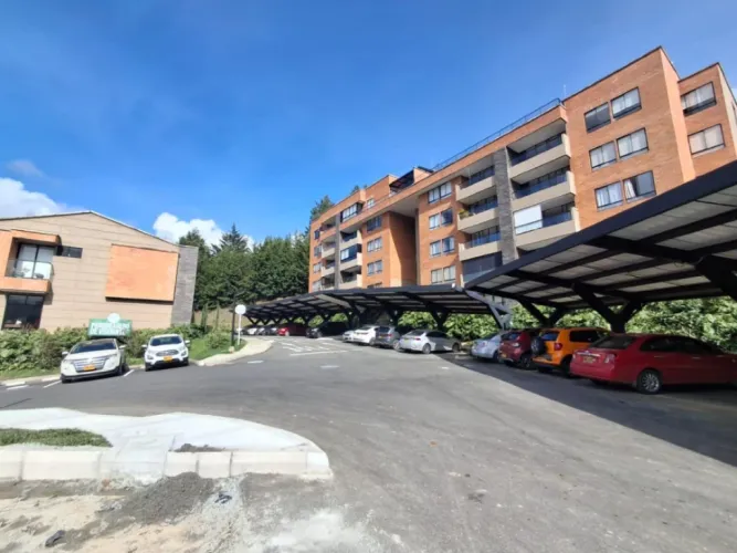 Apartamento de 2 alcobas en venta en Santa Elena, El Retiro, 79 m² · foto 2 de 14