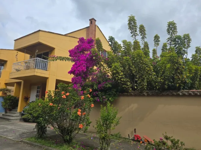 Casa de 5 alcobas en venta en La Ceja, 140 m² · foto 2 de 20