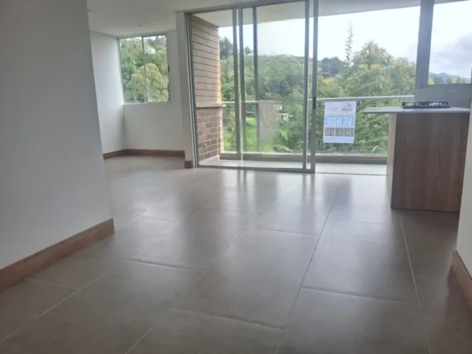 Apartamento de 2 alcobas en venta en La Ceja, 68 m² · foto 2 de 16