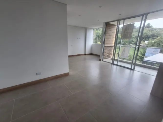 Apartamento de 2 alcobas en venta en La Ceja, 68 m² · foto 5 de 16
