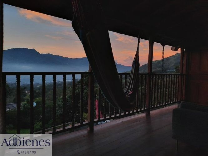 Finca en venta en Copacabana, 250 m² · foto 3 de 11