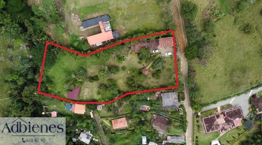 Finca en venta en Copacabana, 250 m² · foto 8 de 11