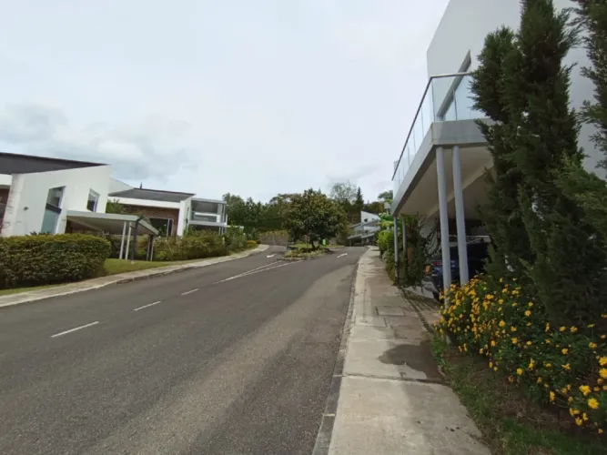 Casa de 3 alcobas en venta en El Chuscal, El Retiro, 204 m² · foto 2 de 19