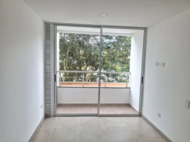 Apartamento de 3 alcobas en venta en La Ceja, 81 m² · foto 3 de 14