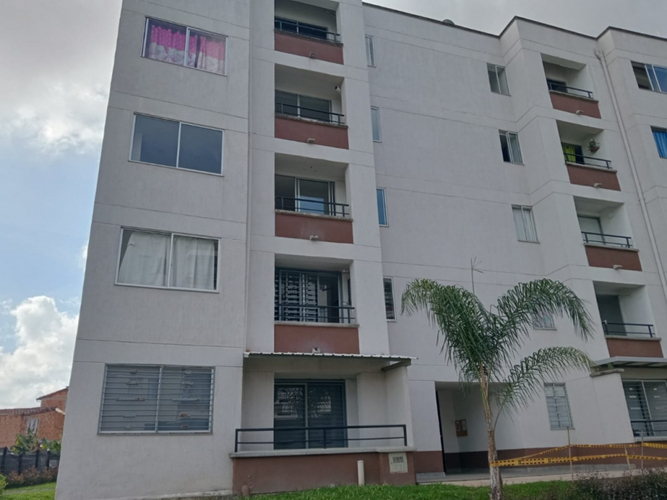 Apartamento de 2 alcobas en venta en La Ceja, 52 m² · foto 2 de 15