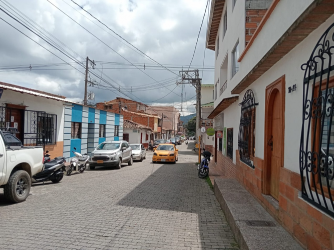 Lote en venta en La Ceja, 1050 m² · foto 3 de 10