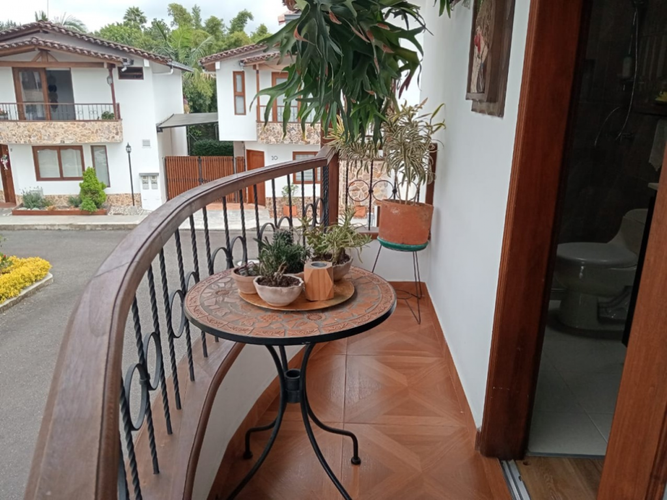 Casa de 3 alcobas en venta en La Ceja, 238 m² · foto 3 de 16